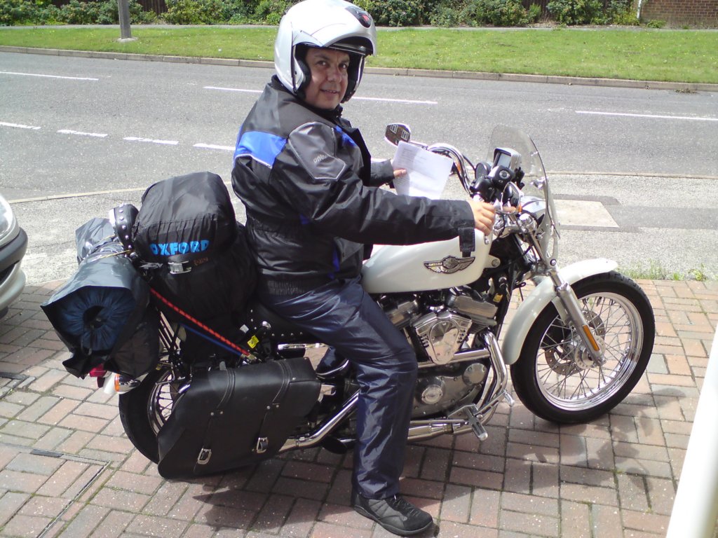 meontheharleyabouttoleavefordover.jpg
