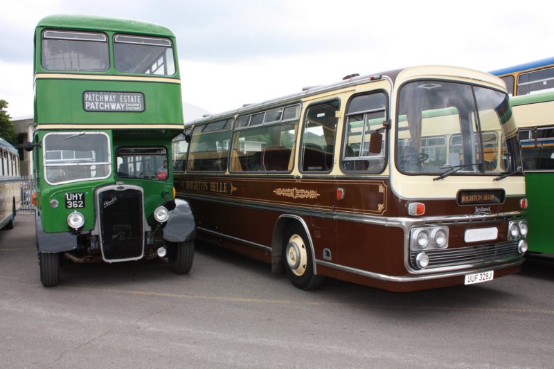 morehistoricbusescoachesatkemble.jpg
