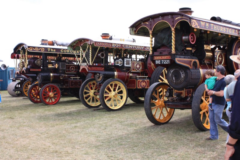 someshowmanssteamenginesonshow.jpg