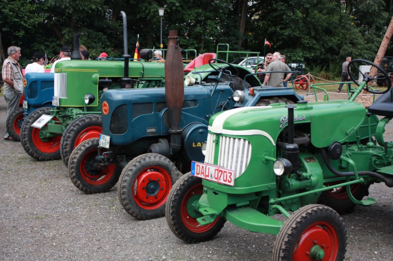 somemoregermantractors.jpg